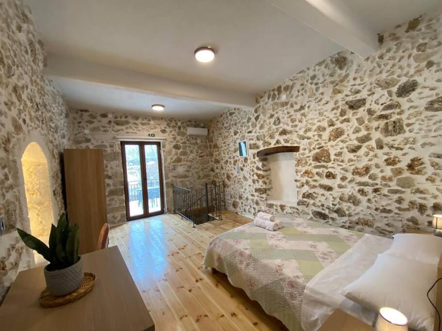 Stavlos Traditional Suite Atsipopoulo エクステリア 写真